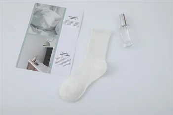 Жените чорапи със средна патрон, антибактериални и устойчиви към миризмата, пролет-лято обикновена сладки ежедневни дамски чорапи.