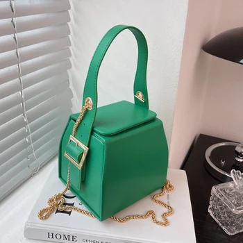 Персонални малка квадратна чанта ПУ 2023 Нова луксозна дизайнерска чанта във френски стил с трайно веригата, женствена чанта през рамо с едно рамо